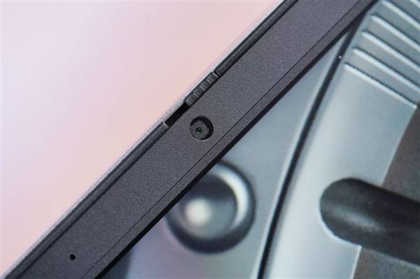 升級長江存儲PC450固態硬盤 機械革命耀世16 Ultra圖賞:機械硬盤
