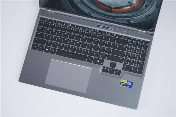 升級長江存儲PC450固態硬盤 機械革命耀世16 Ultra圖賞:機械硬盤
