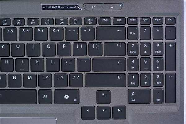 升級長江存儲PC450固態硬盤 機械革命耀世16 Ultra圖賞:機械硬盤
