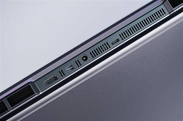 升級長江存儲PC450固態硬盤 機械革命耀世16 Ultra圖賞:機械硬盤
