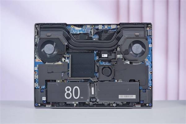 升級長江存儲PC450固態硬盤 機械革命耀世16 Ultra圖賞:機械硬盤
