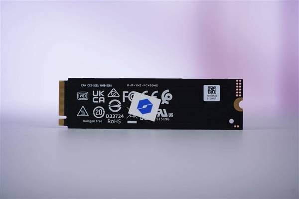 升級長江存儲PC450固態硬盤 機械革命耀世16 Ultra圖賞:機械硬盤
